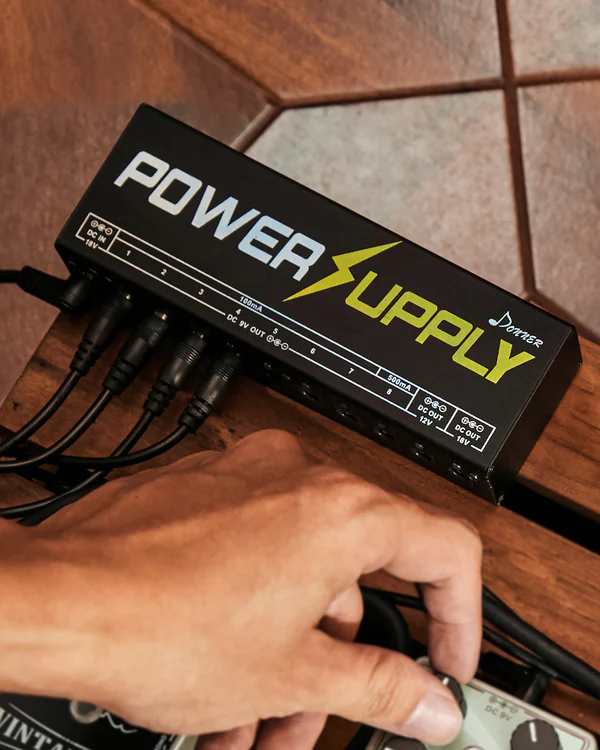Donner DP-1 Guitar Pedal Power Supply 10 Effect Pedal Donner DP-1 Guitar Pedal Power Supply 10 Effect Pedal